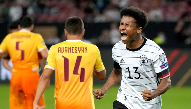 Karim Adeyemi beim Torjubel