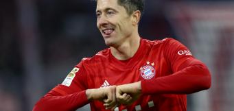 Robert Lewandowski ist der einzige aktive Profi in den Top Fünf. 