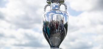 Der EM-Pokal, wer gewinnt ihn dieses Jahr?