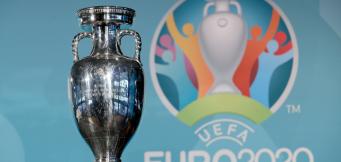 Der Pokal der Europameisterschaft.