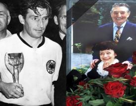 Fritz Walter mit dem WM-Pokal 1954 (li.) und auf dem Sterbebild mit Frau Italia (re.).