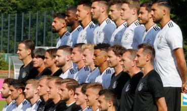 Die deutsche Nationalmannschaft beim Mannschaftsfoto. 